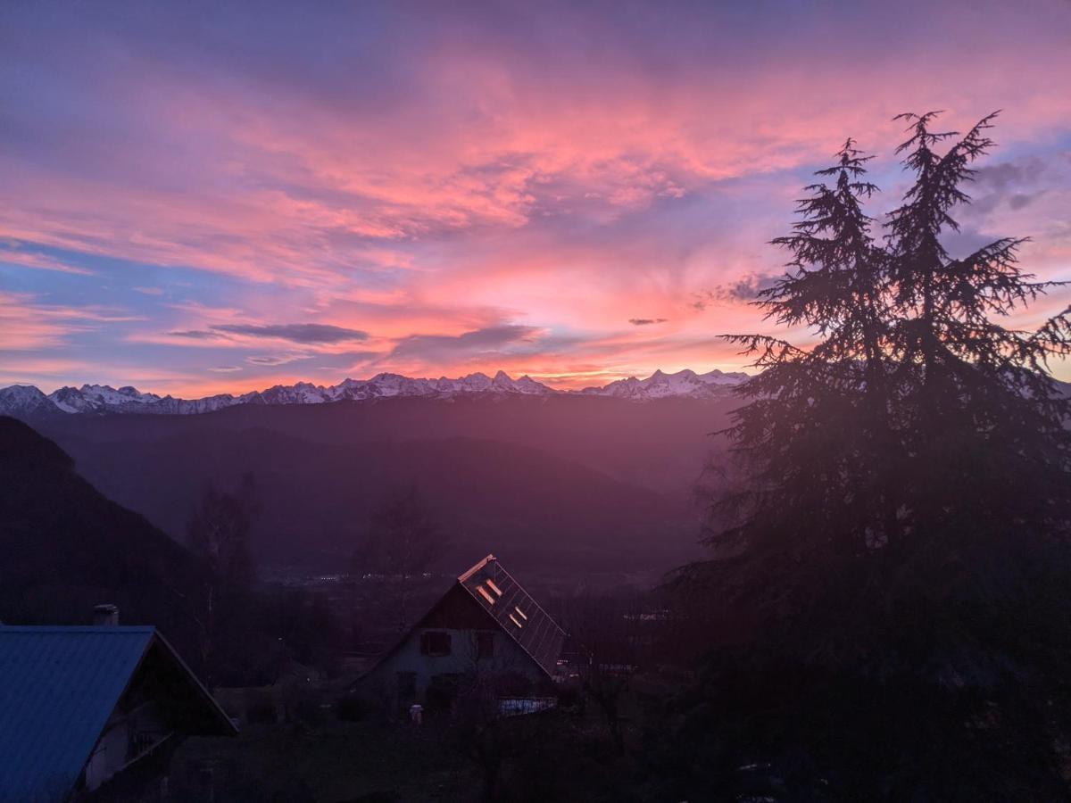 Appartement De Plain-Pied En Montagne Avec Vue Merveilleuse Sur Le Massif De Belledonne Saint Bernard du Touvet エクステリア 写真